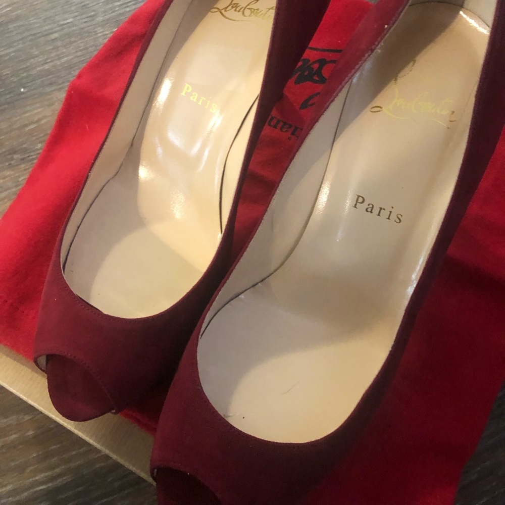 Size 38 Barely Used Christian Louboutins